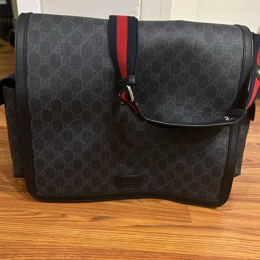 GUCCI GG SUPREME DIAPER BAG